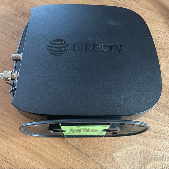 Direct TV modem/router - Picture 9 of 9